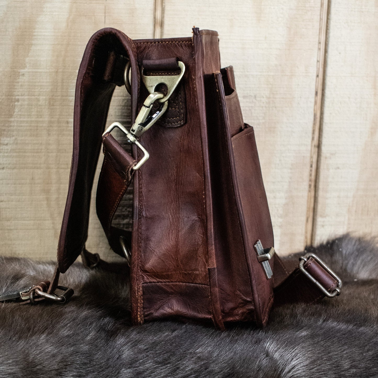 "D&D Ultimate Campaign" Leather Bag (v.2) Misty Mountain Gaming