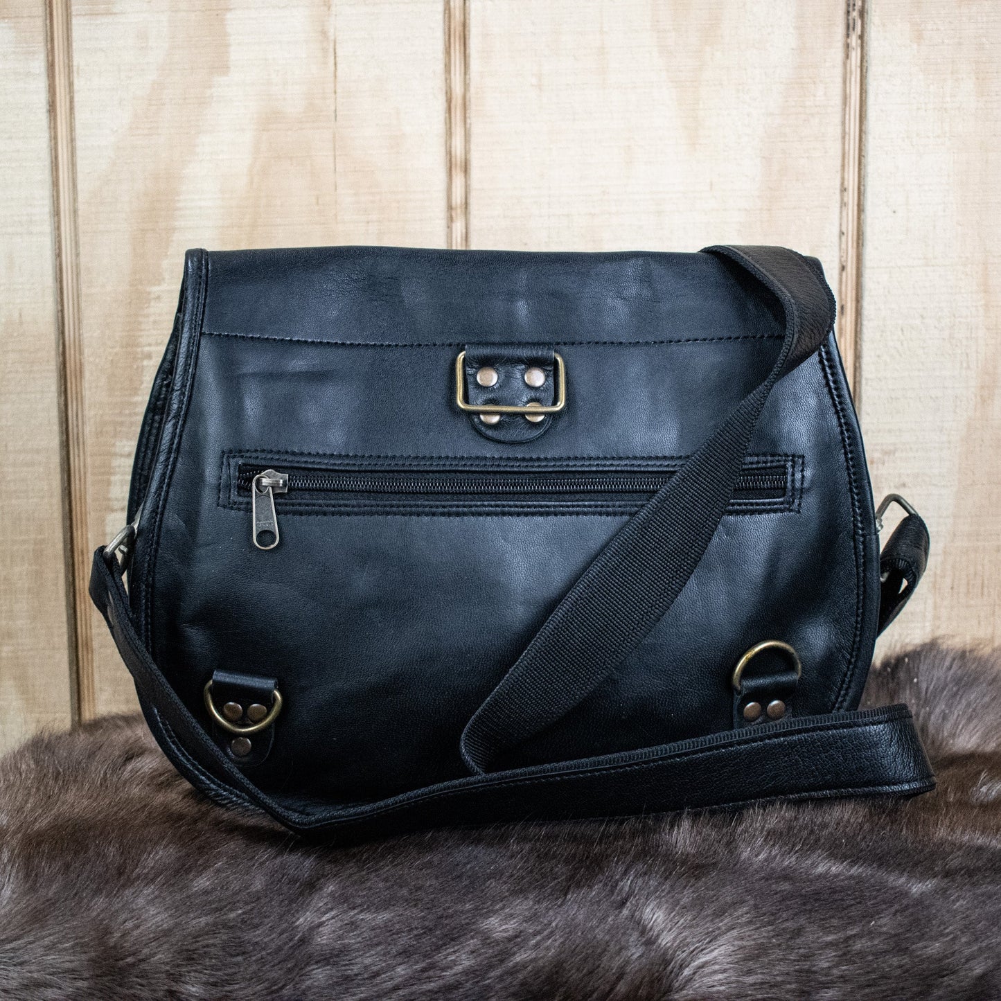 "The Seeker" Leather Satchel - Medium (Black) Misty Mountain Gaming