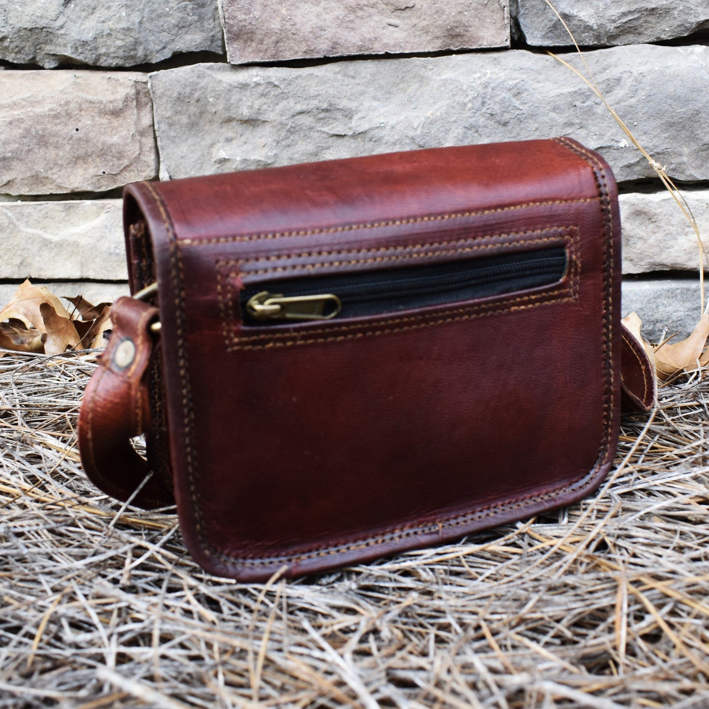 The Wanderer Leather Satchel - Small Misty Mountain Gaming