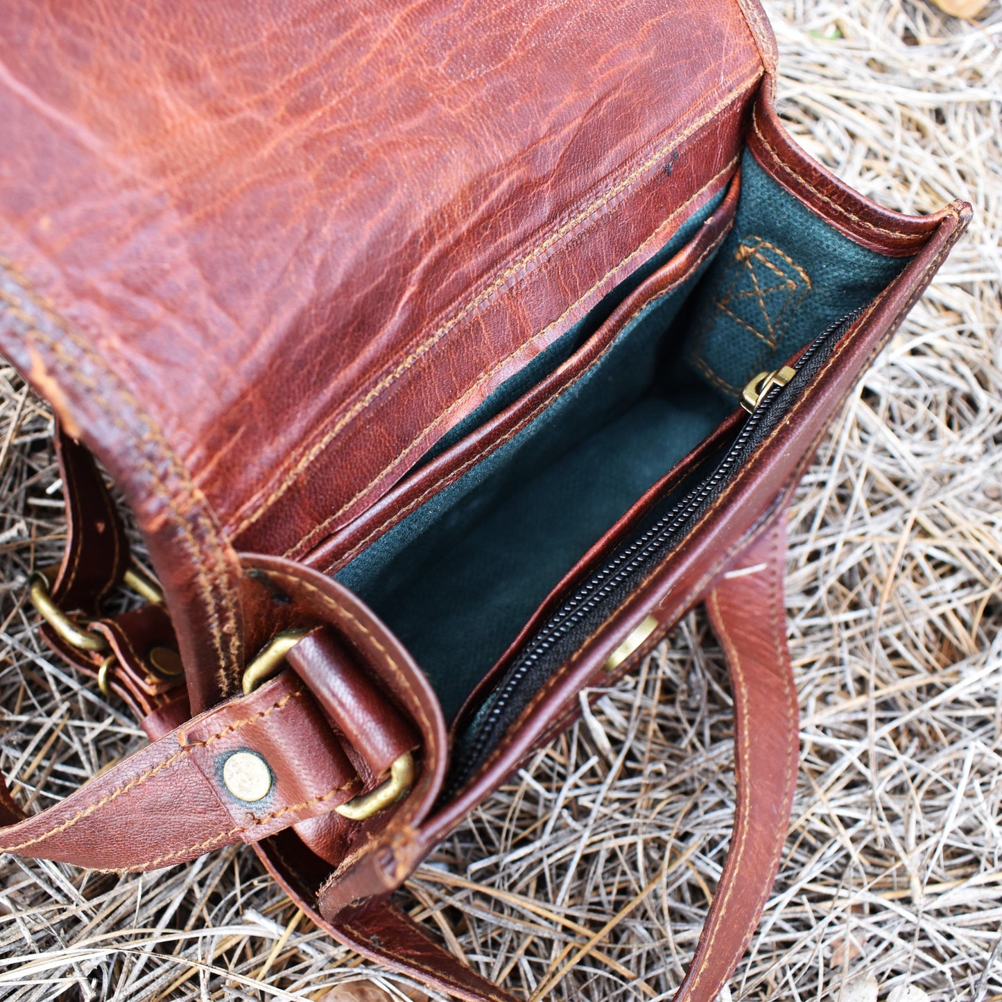 The Wanderer Leather Satchel - Small Misty Mountain Gaming